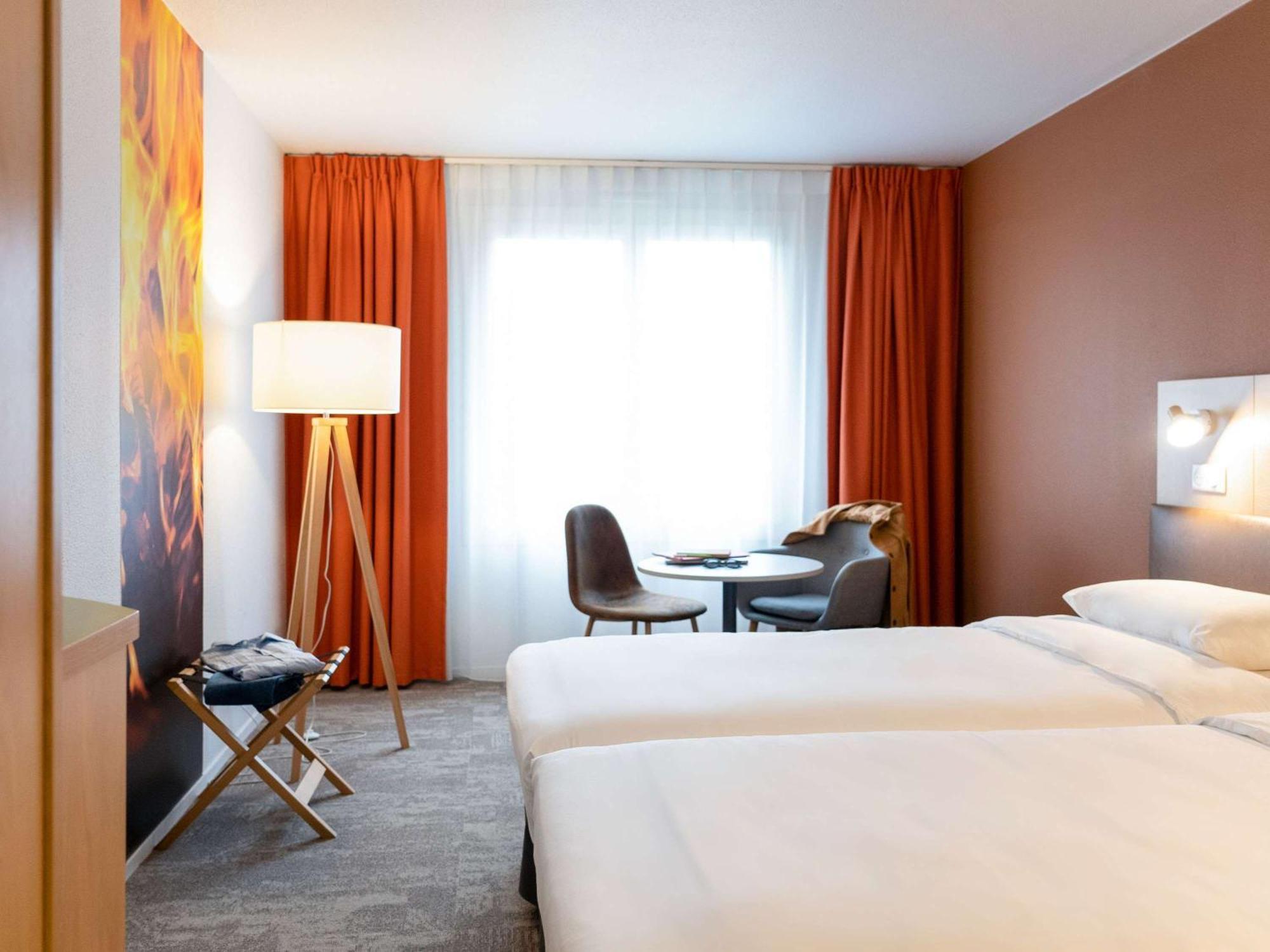 Ibis Styles Aix Les Bains Domaine De Marlioz Hotel Aix-les-Bains Exterior photo